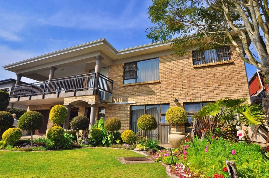 4 Bedroom Property for Sale in Fraaiuitsig Western Cape